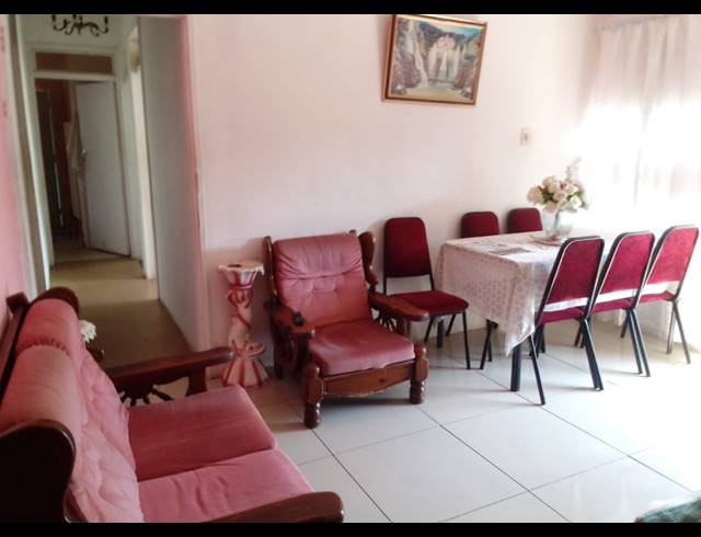 4 BEDROOM HOUSE FOR SALE IN NEWLANDS EAST